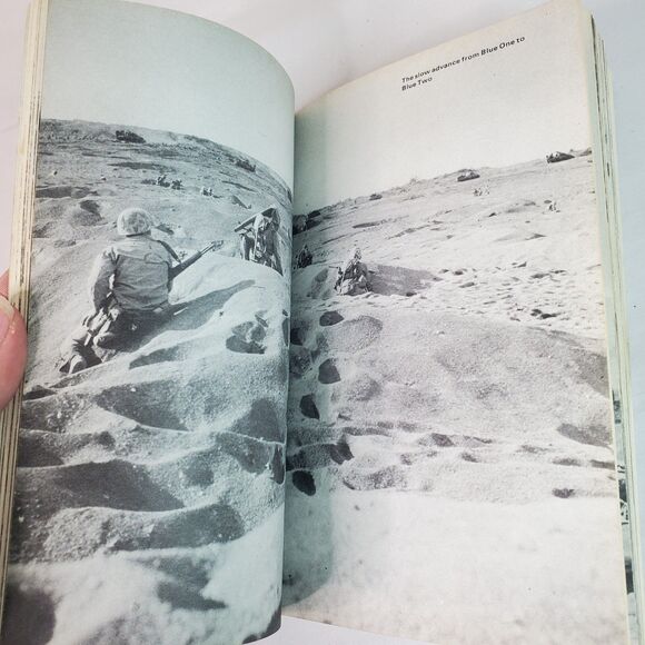 Iwo Jima (1st Ed) Michael Russell 1974 Paperback Battle Book No 32 CRACKED SPINE - Picture 10 of 12